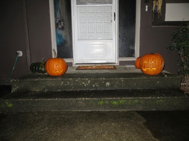 [pumpkin%2520carving%252001%255B2%255D.jpg]