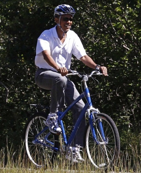 [president-barack-obama-rides-along-bike-path-correllus-state-forest-martha-vineyard-west-tisbury-massachusetts%255B5%255D.jpg]