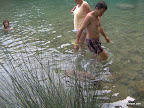 Turca buceando a la salida de la Cueva del Gato (Benaojan). El agua estaba muy fr&iacute;a...