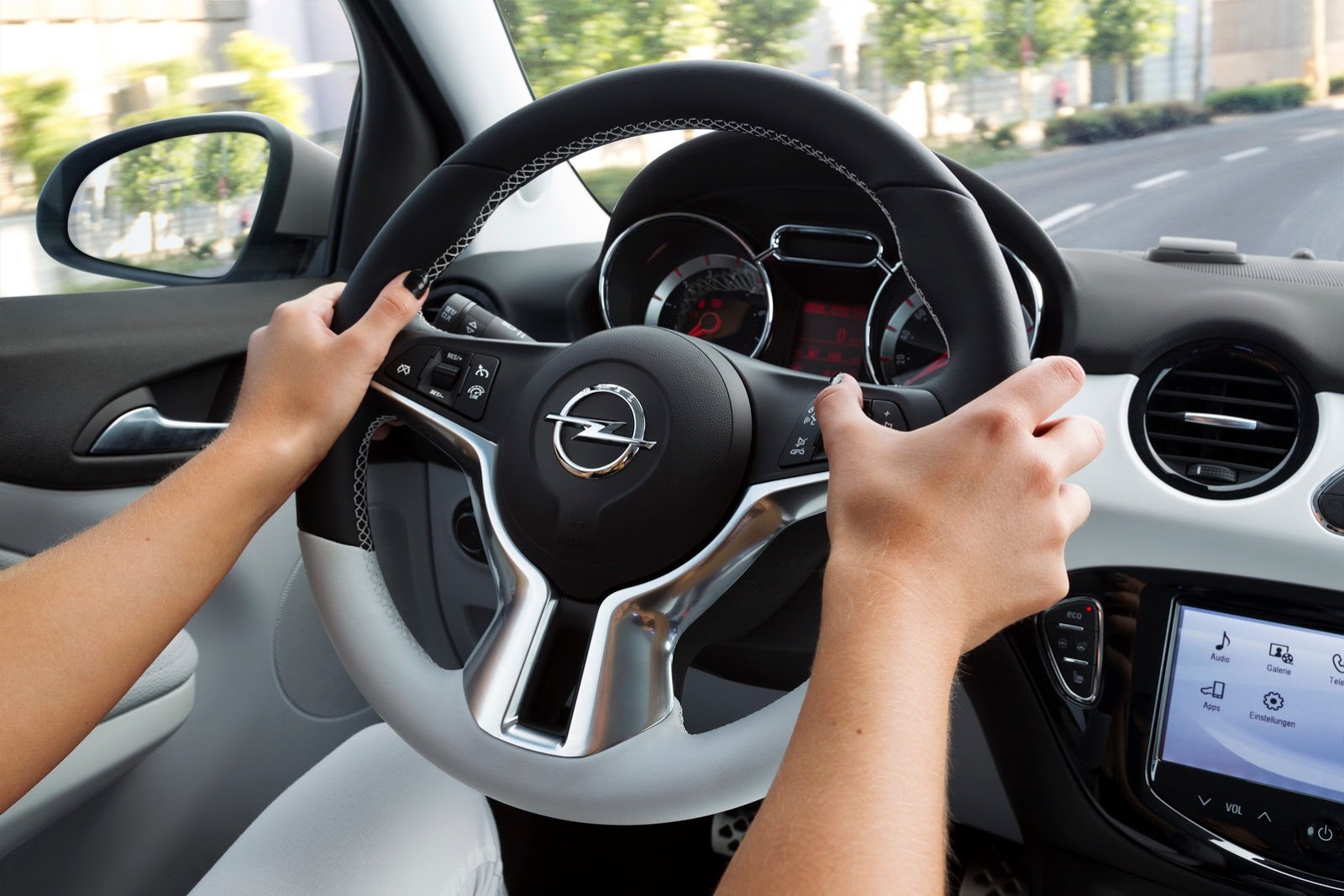 [Opel-Adam-Black-and-White-Link-3%255B2%255D.jpg]