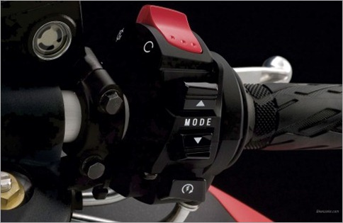 suzuki_gsx_1300_r_hayabusa_2008_25_1920x1200-480x300 suzuki_gsx_1300_r_hayabusa_2008_25_1920x1200-480x300