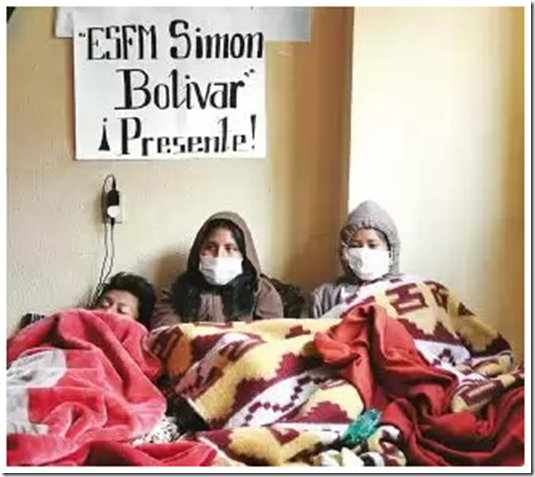 Postulantes a las normales radicalizan protestas en el país - La UPEA Postulantes a las normales movilizados
