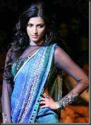 Shruthi_Haasan_in_Saree Shruthi_Haasan_in_Saree