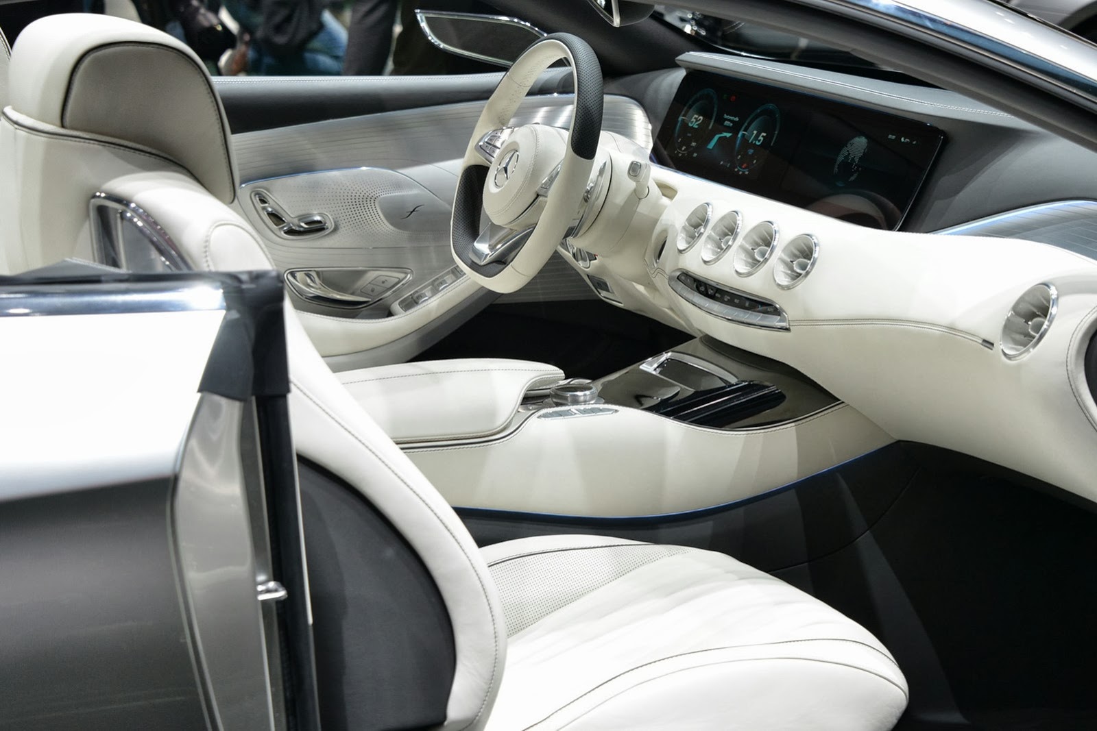 [Cadillac-vs-Mercedes-36%255B3%255D.jpg]