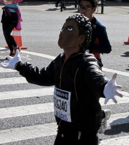 [tokyo-marathon-costumes-26%255B2%255D.jpg]
