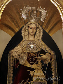 nuestra-señora-del-amor-y-del-trabajo-de-granada-cofradia-de-los-ferroviarios-vestida-para-el-centenario-de-coronacion-de-la-virgen-de-las-angustias-alvaro-abril-vestimen-(29).jpg