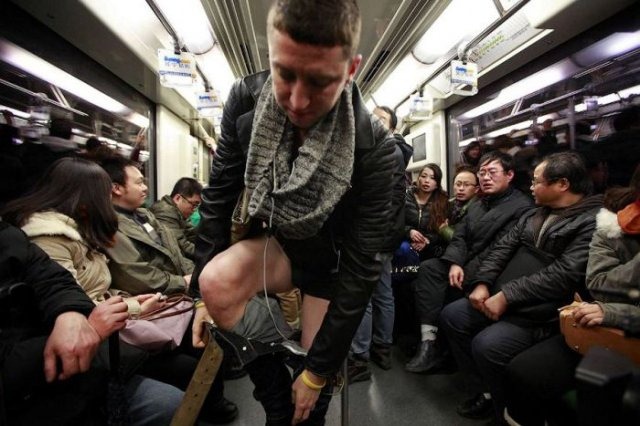 [no-pants-subway-ride-6%255B2%255D.jpg]
