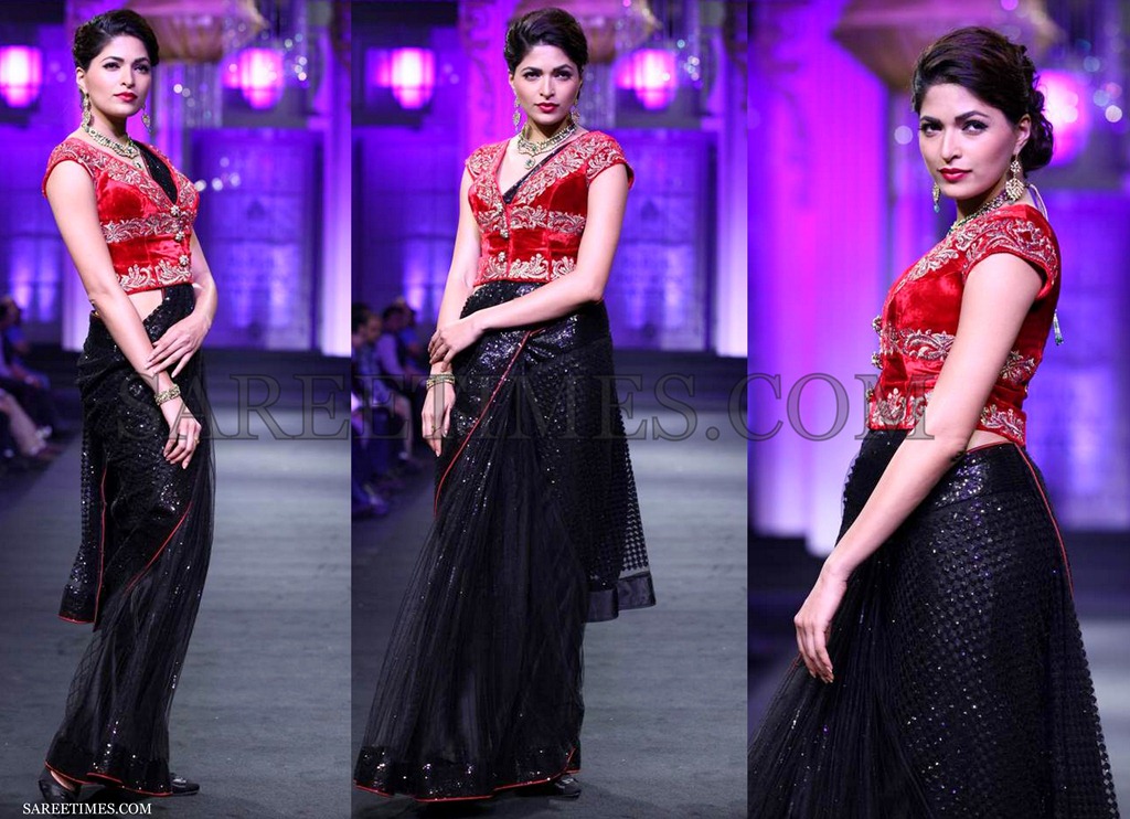 [Jyotsna_Tiwari_Black_Saree%255B4%255D.jpg]