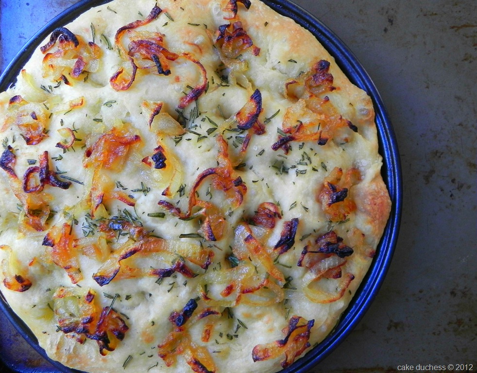 [caramelized-onion-and-rosemary-focac%255B1%255D.jpg]