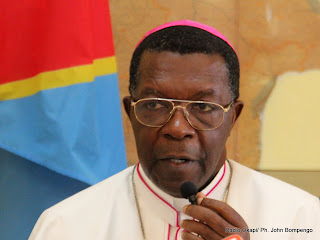Monseigneur Nicolas Djomo, président de la CENCO le 4/12/2011 à Kinshasa, lors d’un point de presse en rapport avec le déroulement des élections de 2011 en RDC. Radio Okapi/ Ph. John Bompengo