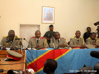 Les juges de la haute cour militaire ce 22/07/2011 à Kinshasa, rendant l'arrêt à l’issue du procès  de révision de Simon Kimbangu. Radio Okapi/ Ph. John Bompengo