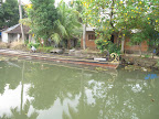 Snake boat (used in boat races)