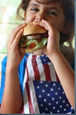Kathering eating hamburger 7-4 Kathering eating hamburger 7-4