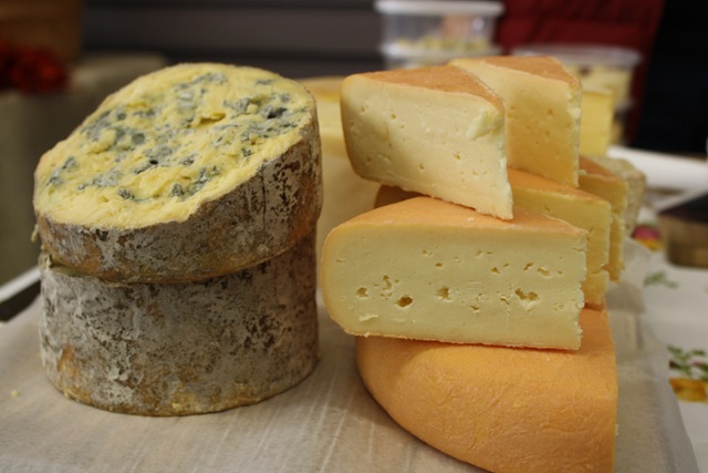 [berkshire%2520blue%2520hudson%2520red%2520cheese%255B4%255D.jpg]