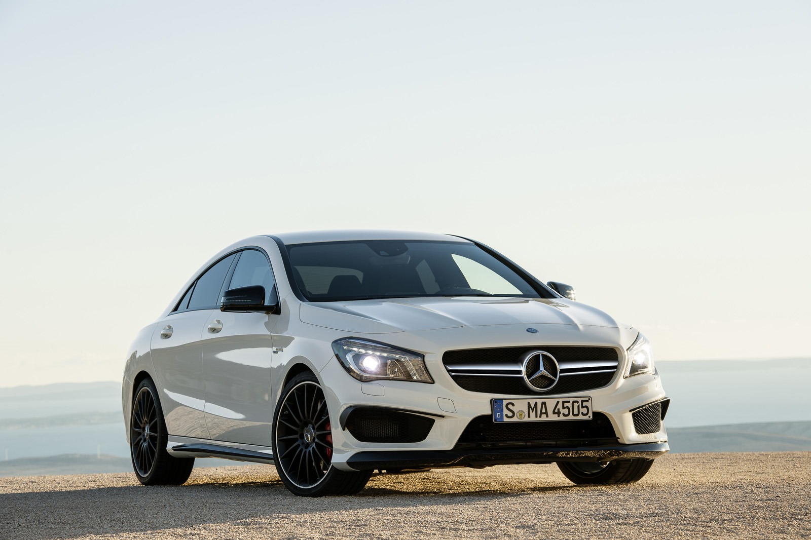 [2014-Mercedes-CLA-45-AMG-5%255B6%255D.jpg]