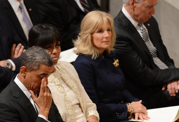 [la-ol-jillbiden-doctorate-titles-brooch%25200130122-001%255B7%255D.jpg]