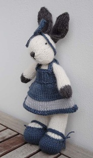 pupazzo a maglia knitted bunny