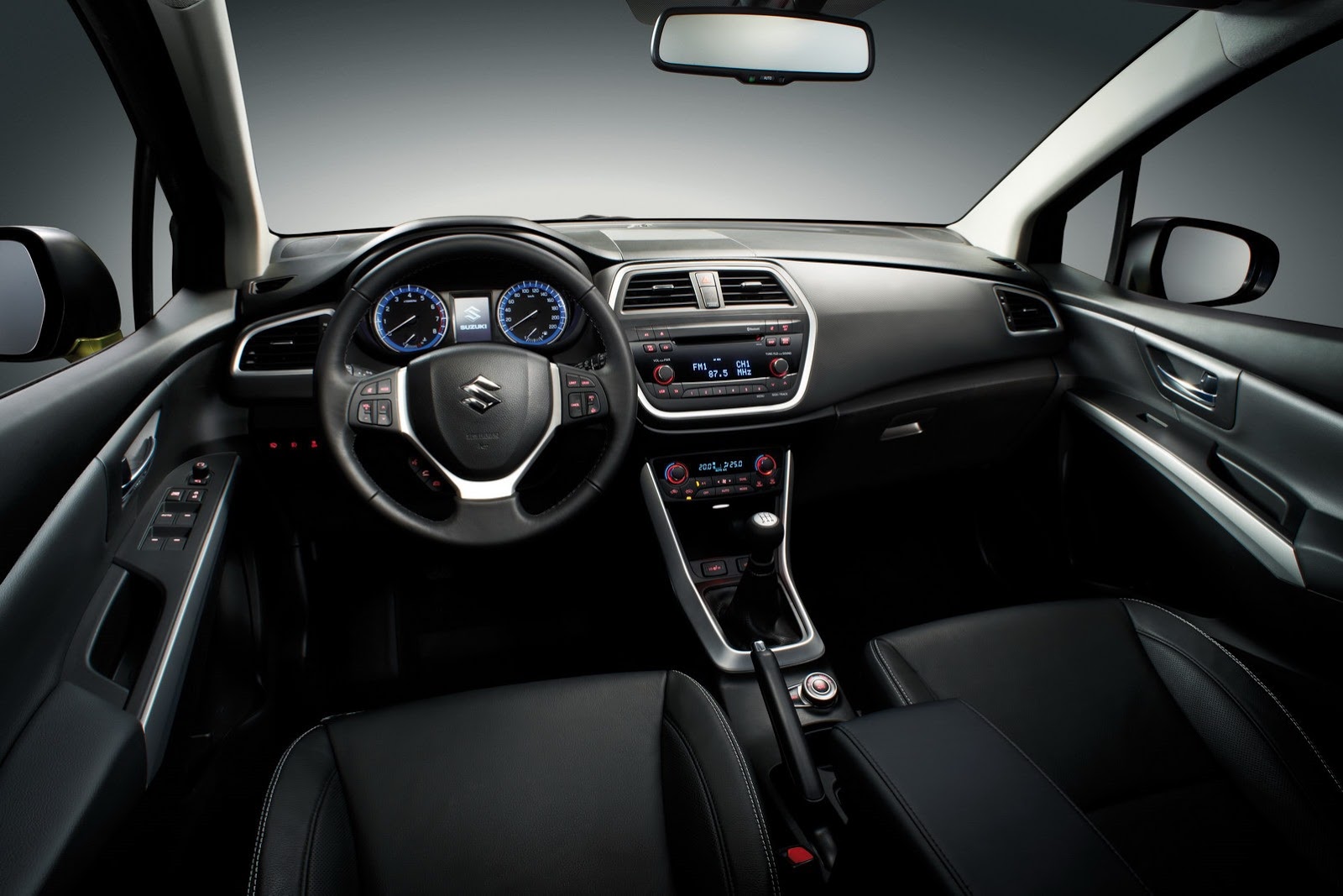 2014-Suzuki-SX4-24%5B2%5D.jpg