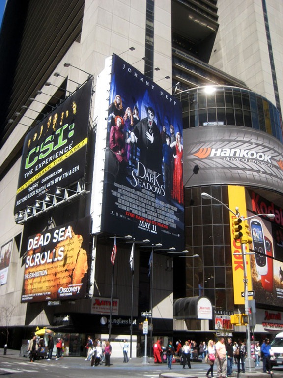 Barnabas Collins és furcsa rokonai a Times Square-en 01