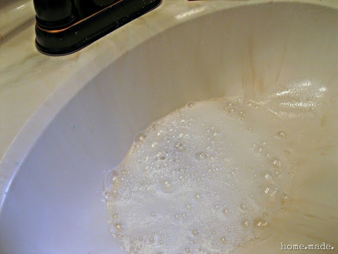 Vinegar Cleaning Drains bubble