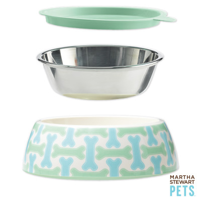 How ingenious is this Martha Stewart for Petsmart water and food bowl set? Stackable, spill-proof, and cute! (www.petsmart.com) How ingenious is this Martha Stewart for Petsmart water and food bowl set? Stackable, spill-proof, and cute! (www.petsmart.com)