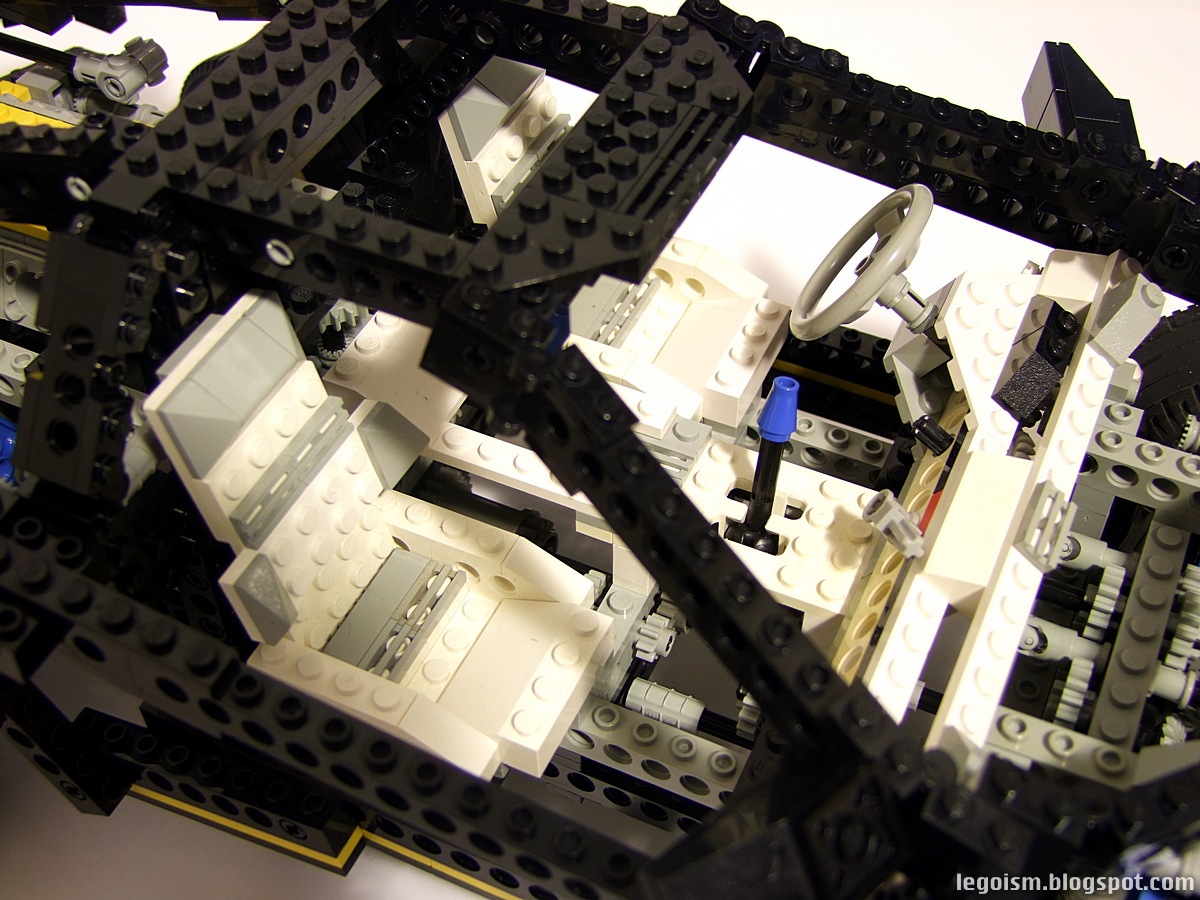 [Lego_Technic_8880_Interior%255B7%255D.jpg]