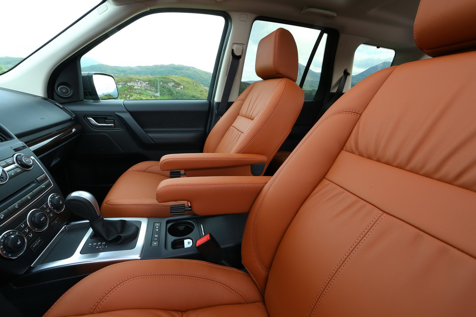 [2013-LR-Freelander-Facelift-33%255B2%255D.jpg]