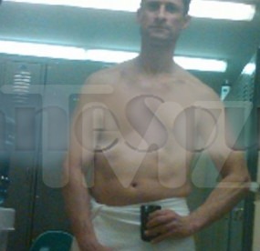 [weiner%2520in%2520mirror%255B8%255D.jpg]