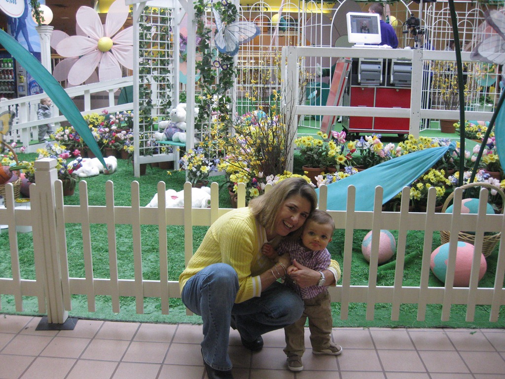 [2012.03.17%2520Swansea%2520Mall-Easter%2520Playyard%2520%25283%2529%255B4%255D.jpg]