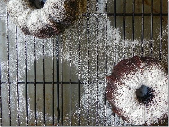 chocolate-espress-mini-bundt-cakes-2 chocolate-espress-mini-bundt-cakes-2