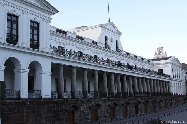 800px-Carondelet_-_Quito