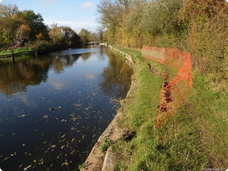 Z..SAM_0005 Towpath damage near Junction Lock Z..SAM_0005 Towpath damage near Junction Lock