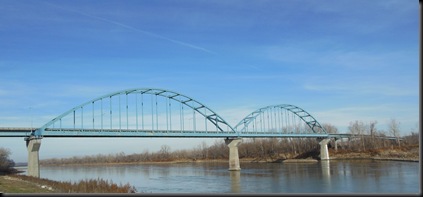 Hwy 92 bridge over the Missouri River between Kansas & Missouri