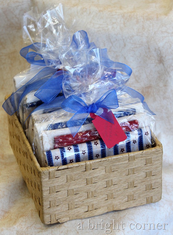 [star%2520table%2520runner%2520kits%2520in%2520basket%255B3%255D.jpg]