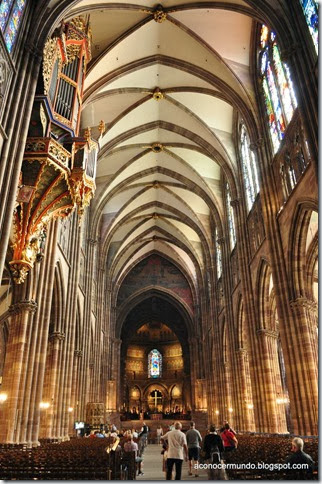 012-Estrasburgo. Catedral. Interior. Nave central - DSC_0178