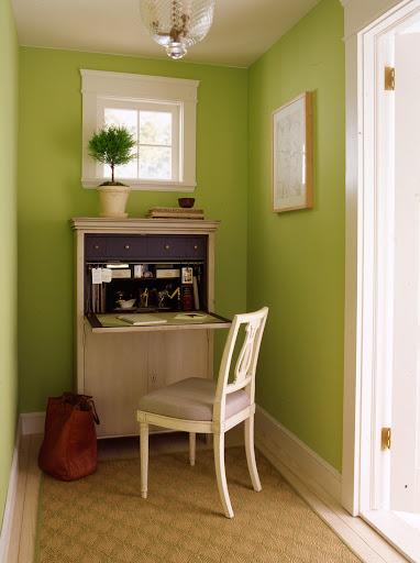 This is such a great use of a small space.