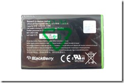 Оригинальный аккумулятор J-M1 для BlackBerry 9900, тыльная сторона. "Аккумуляторный элемент сделан в Корее, в дальнейшем все собрано в Китае"