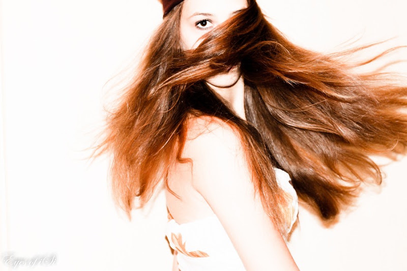 Eyes-of-iSi-Haare-Kleid-Herbst