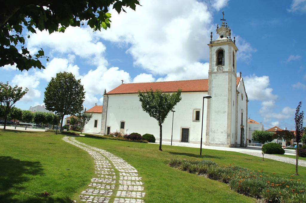 [Gl%25C3%25B3ria%2520Ishizaka%2520-%2520Tocha%2520-%2520Igreja%2520%2520e%2520%2520Pra%25C3%25A7a%255B6%255D.jpg]