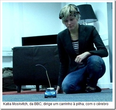 A rep rter da BBC Katia Moskvitch testou o aparelho e com o pensamento 