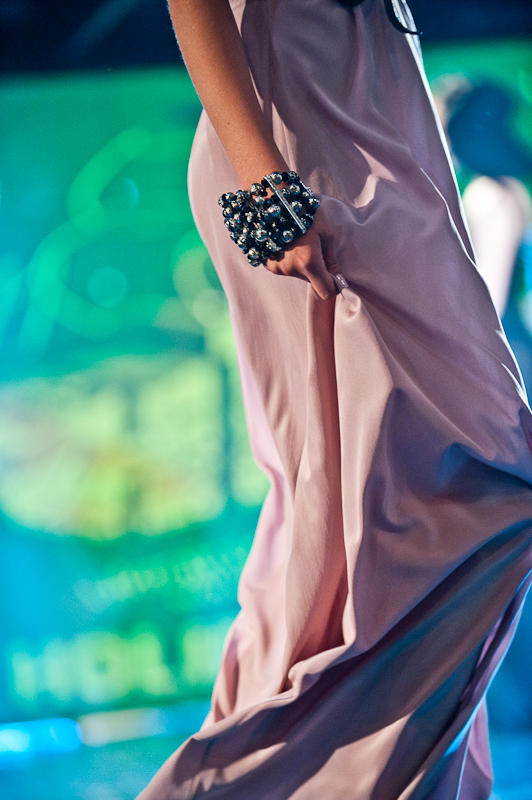 Julia AYSINA, HOLIDAY FASHION WEEK 2011 Фото Сергея Черникова