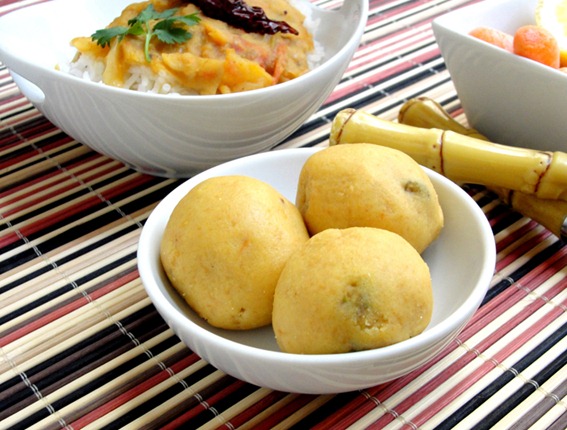 Indian Sweets: Besan ladoo (laddu)