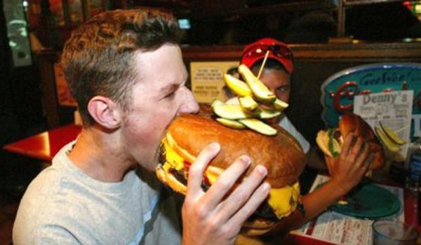 [Huge%2520burger%255B4%255D.jpg]