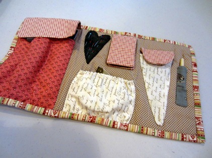 Gail Sewing Kit3