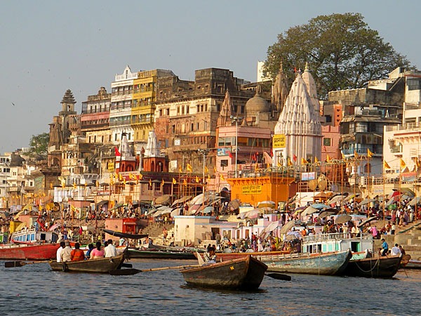 [varanasi-ganges-boating3.jpg]