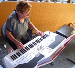 Yvonne Moller playing her Korg Pa1X - all the way from Ramarama!