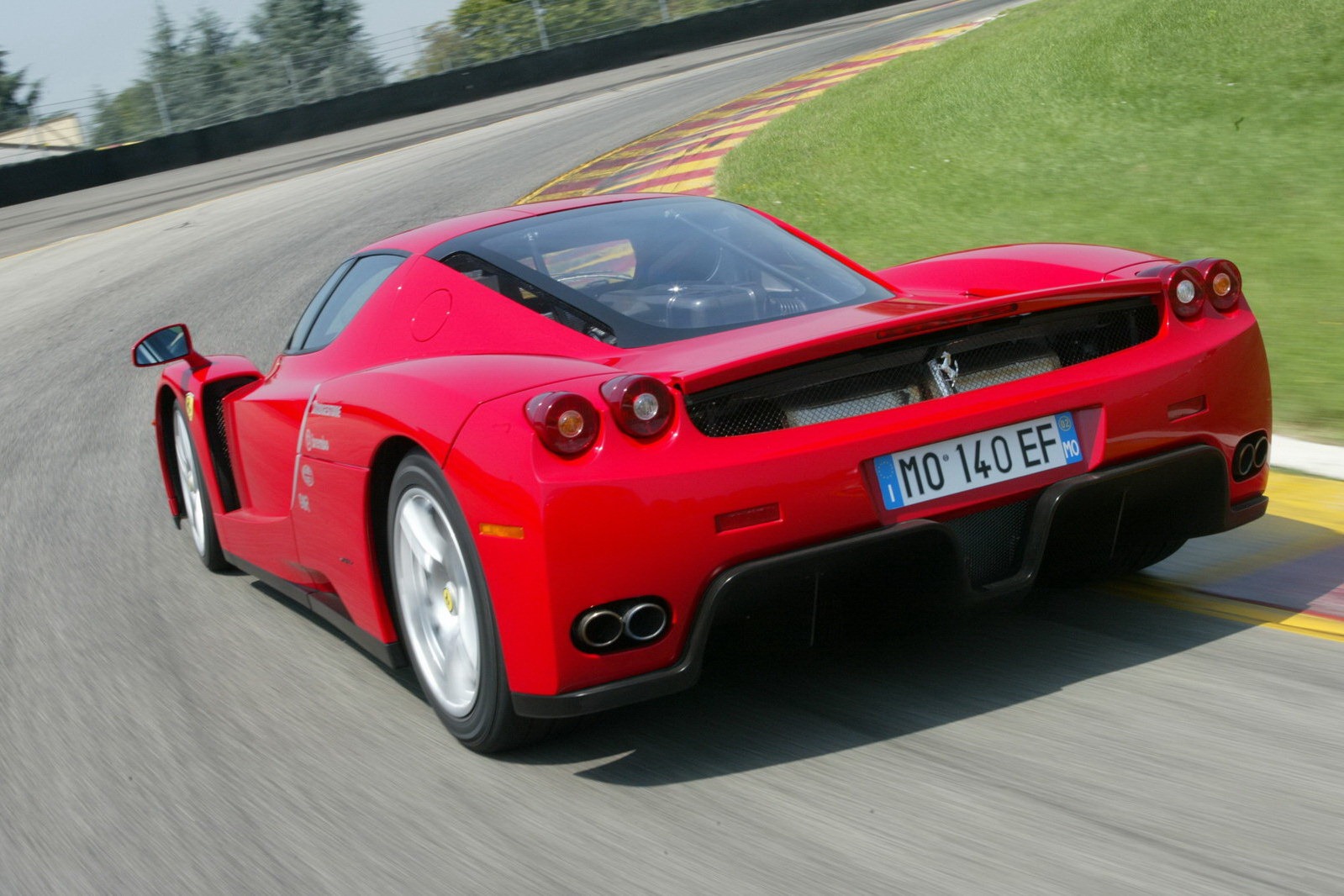 [Ferrari-Enzo-52%255B2%255D.jpg]