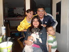 BELLA  feliz con su familia
