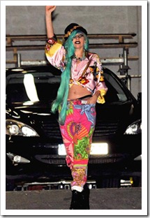 lady-gaga-versace-3