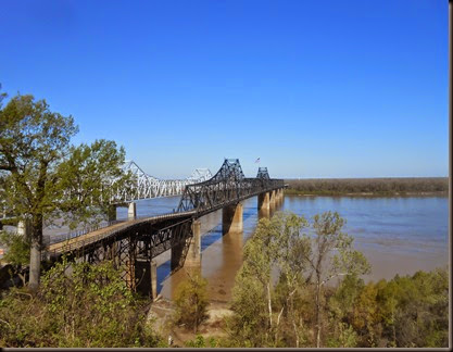 view from Navy Circle Overlook; Mississippi River; Vicksburg, MS